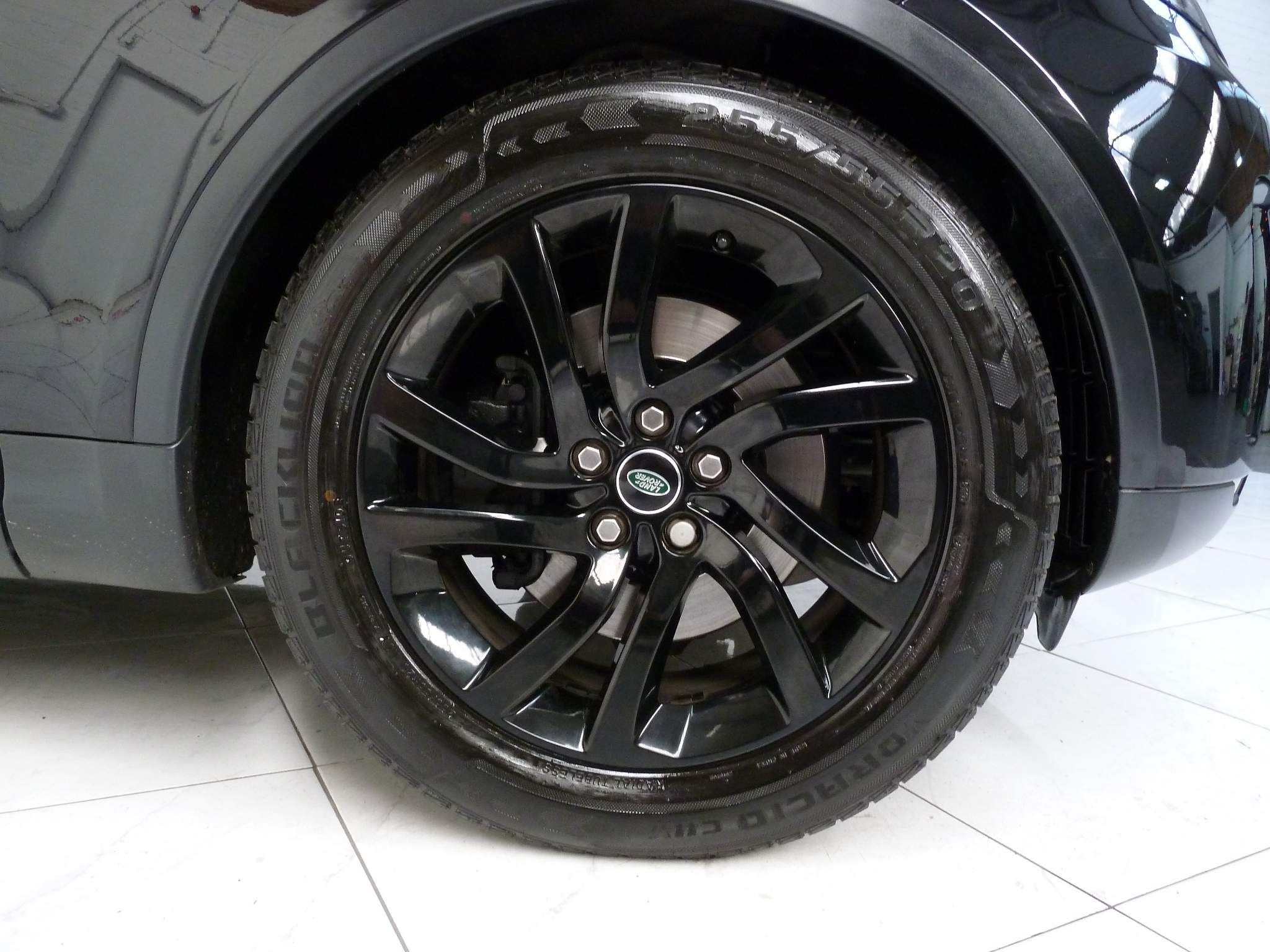 Land Rover Discovery 3.0 TD V6 HSE   <br/><br/>BLACK STYLING PACKAGE