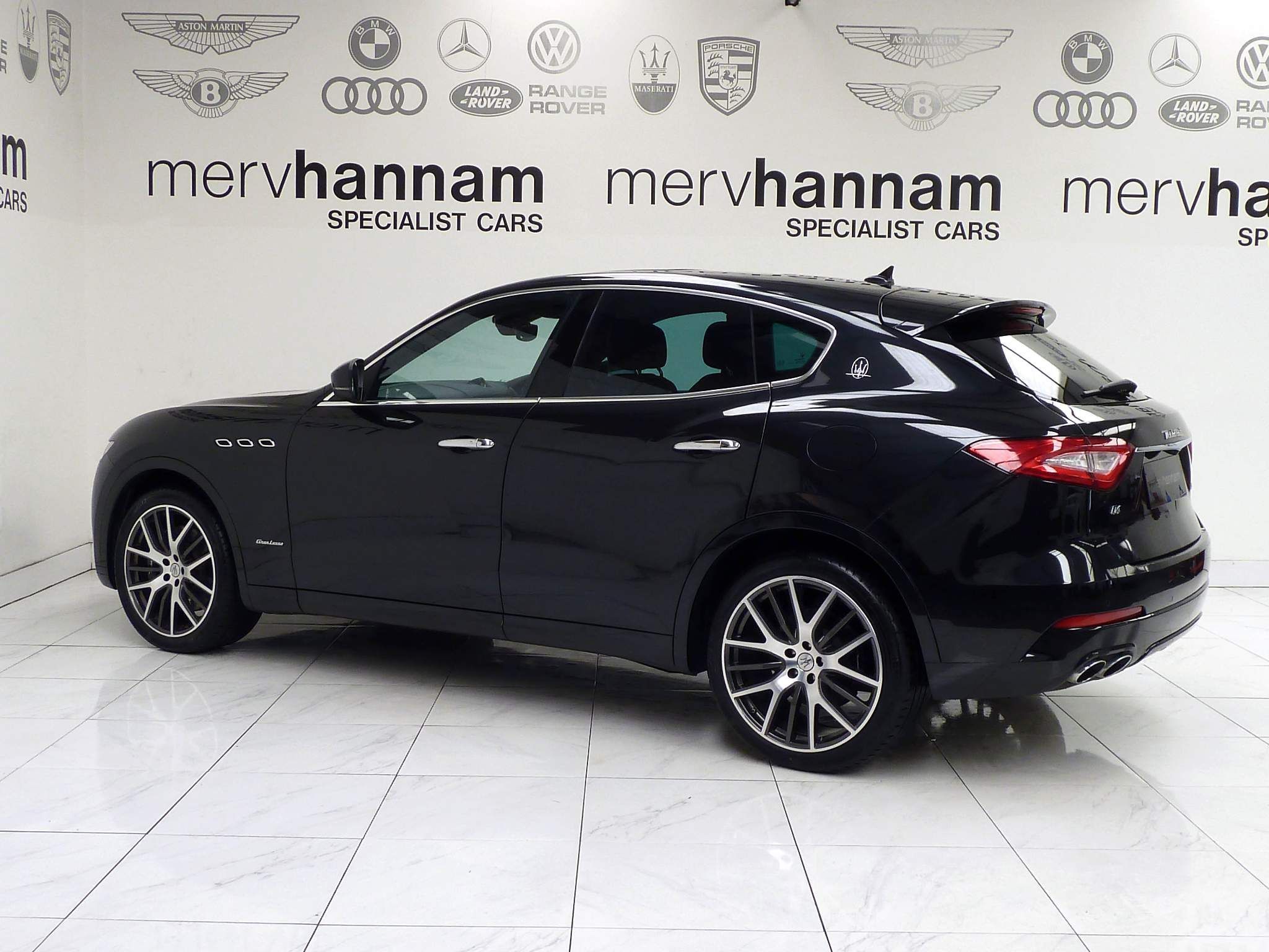 Maserati Levante 3.0 V6 GranLusso ZF    <br/><br/>PAN ROOF + AIR SUSPENSION