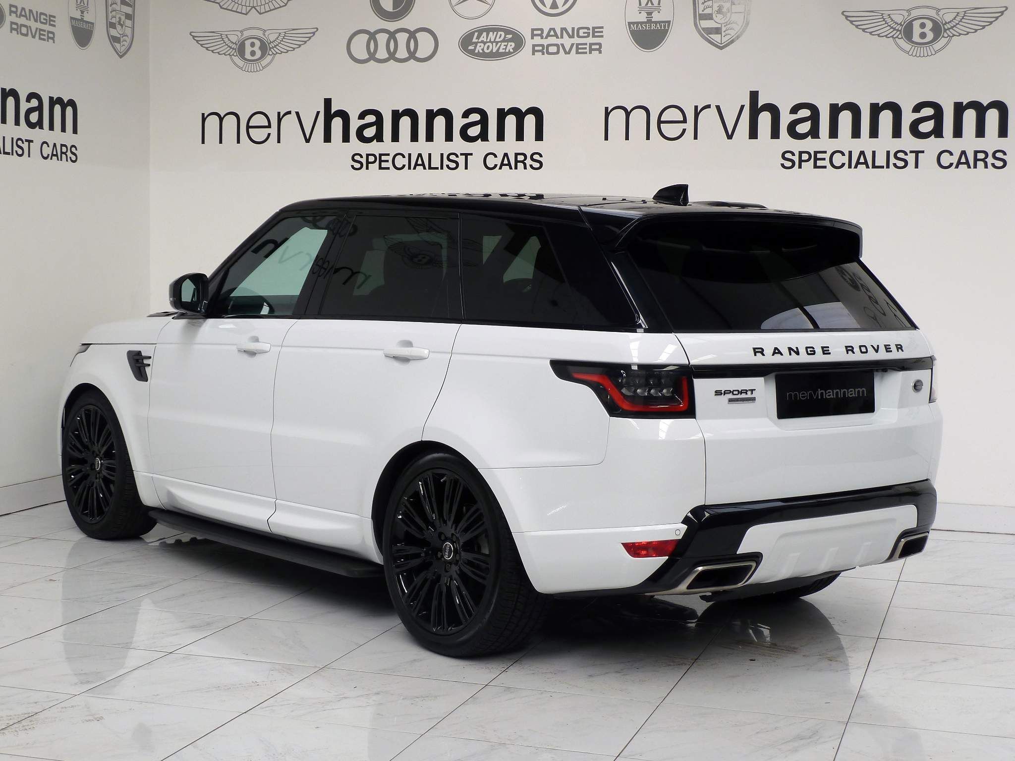 Land Rover Range Rover Sport 3.0 SD V6 HSE   <br/><br/>AUTOBIOGRAPHY DESIGN PACKAGE