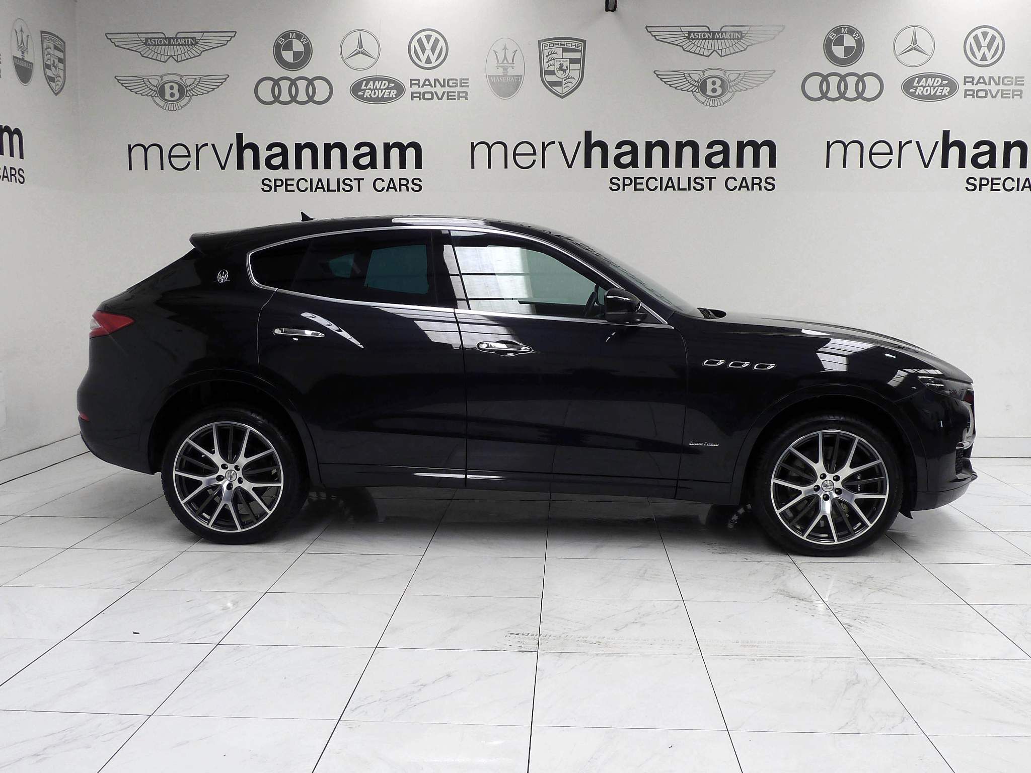 Maserati Levante 3.0 V6 GranLusso ZF    <br/><br/>PAN ROOF + AIR SUSPENSION