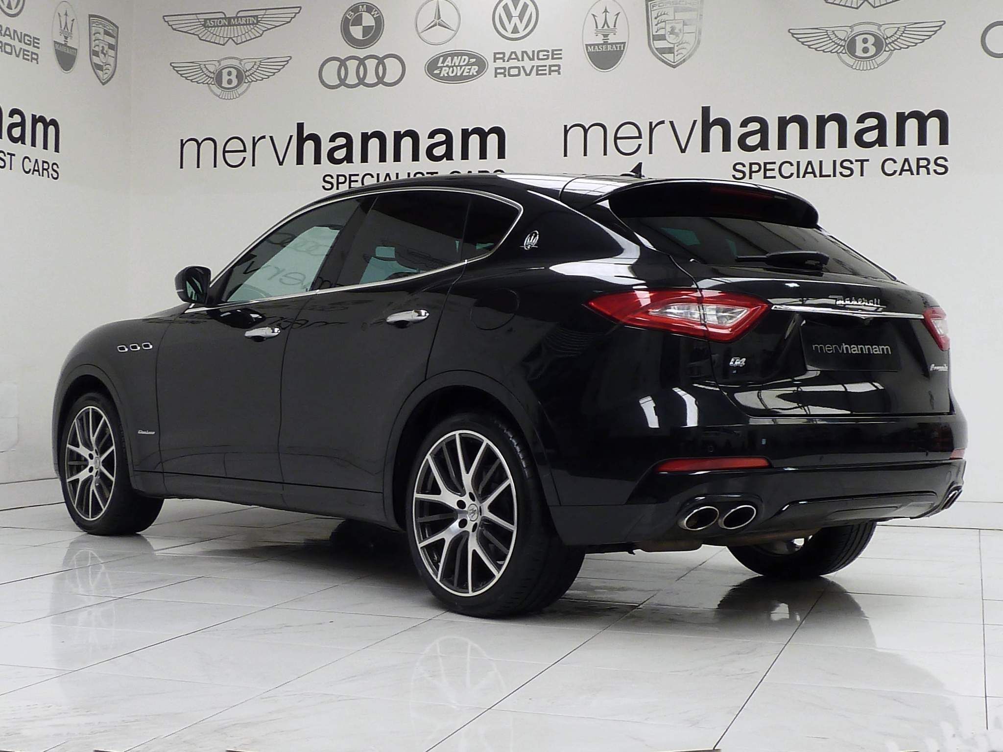 Maserati Levante 3.0 V6 GranLusso ZF    <br/><br/>PAN ROOF + AIR SUSPENSION