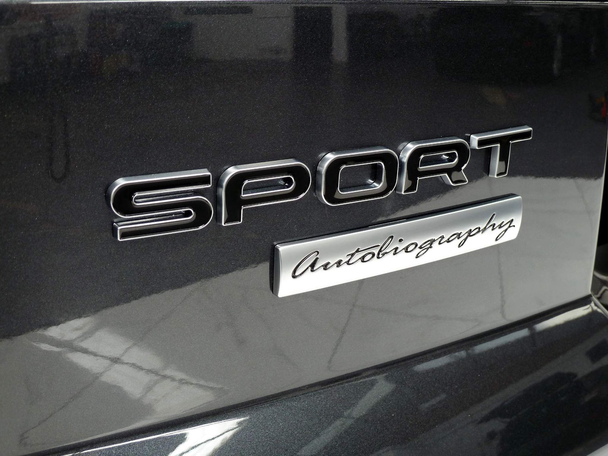 Land Rover Range Rover Sport 3.0 SD V6 HSE   <br/><br/>AUTOBIOGRAPHY DESIGN PACKAGE