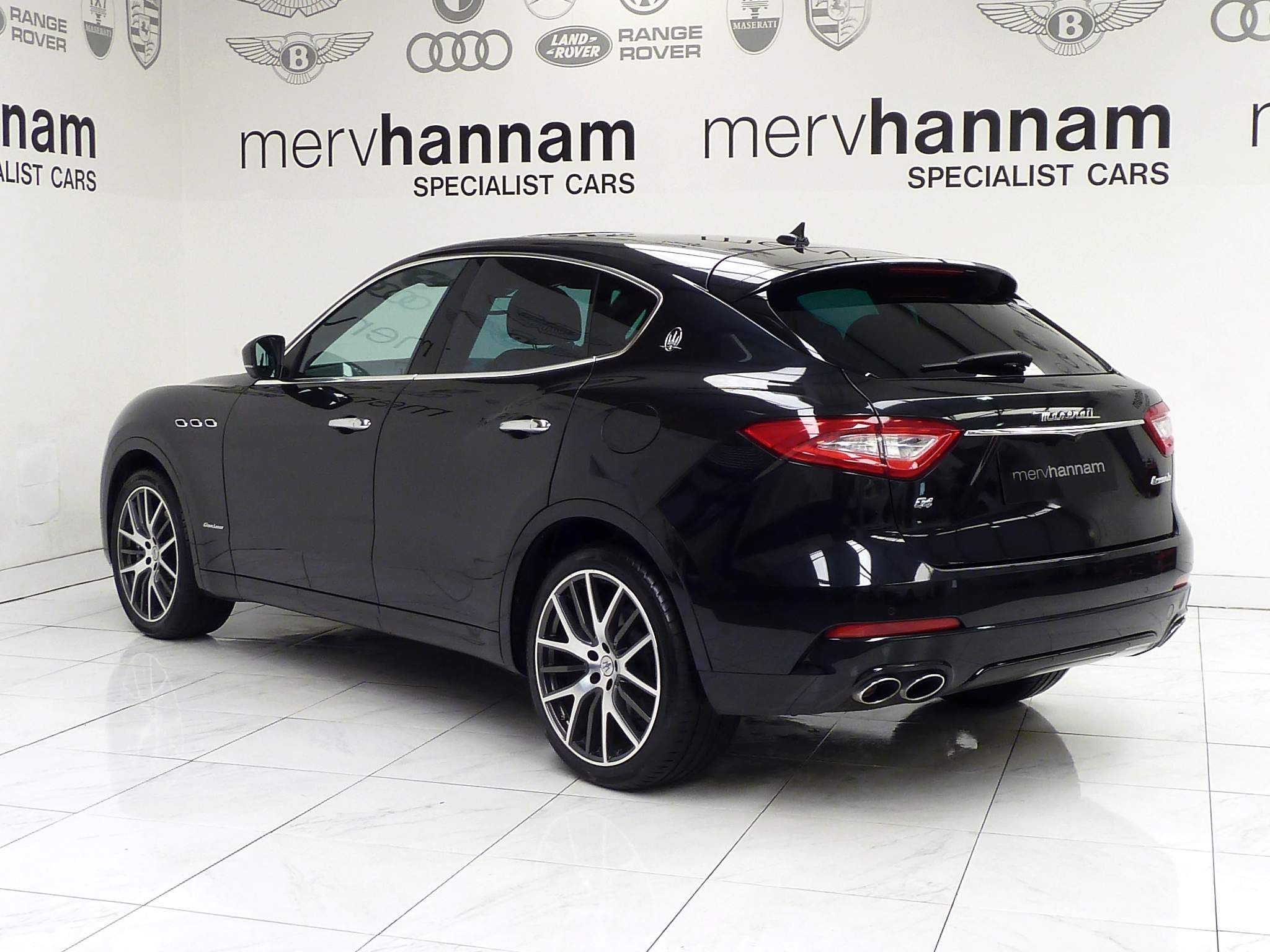 Maserati Levante 3.0 V6 GranLusso ZF    <br/><br/>PAN ROOF + AIR SUSPENSION