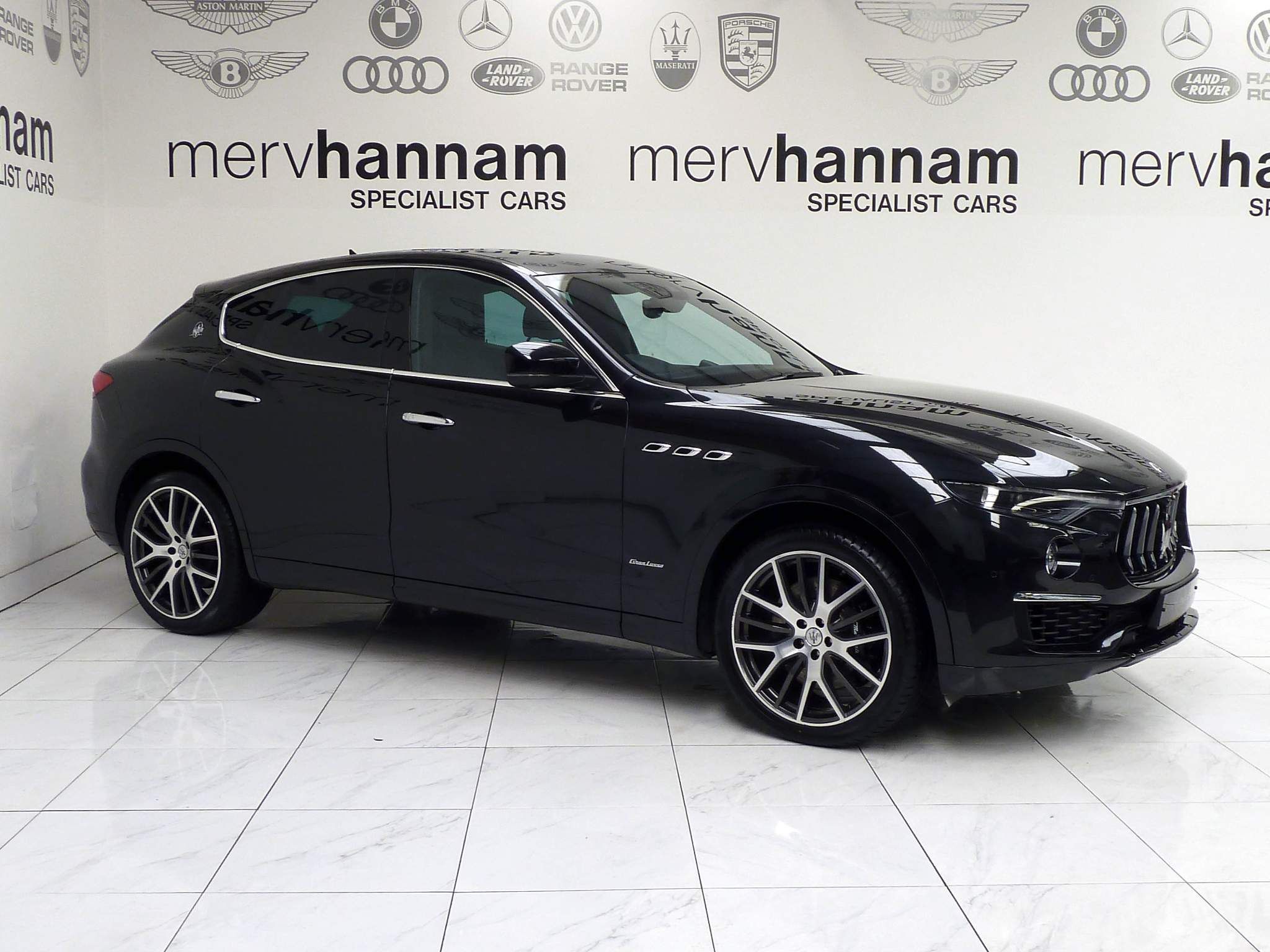 Maserati Levante 3.0 V6 GranLusso ZF    <br/><br/>PAN ROOF + AIR SUSPENSION