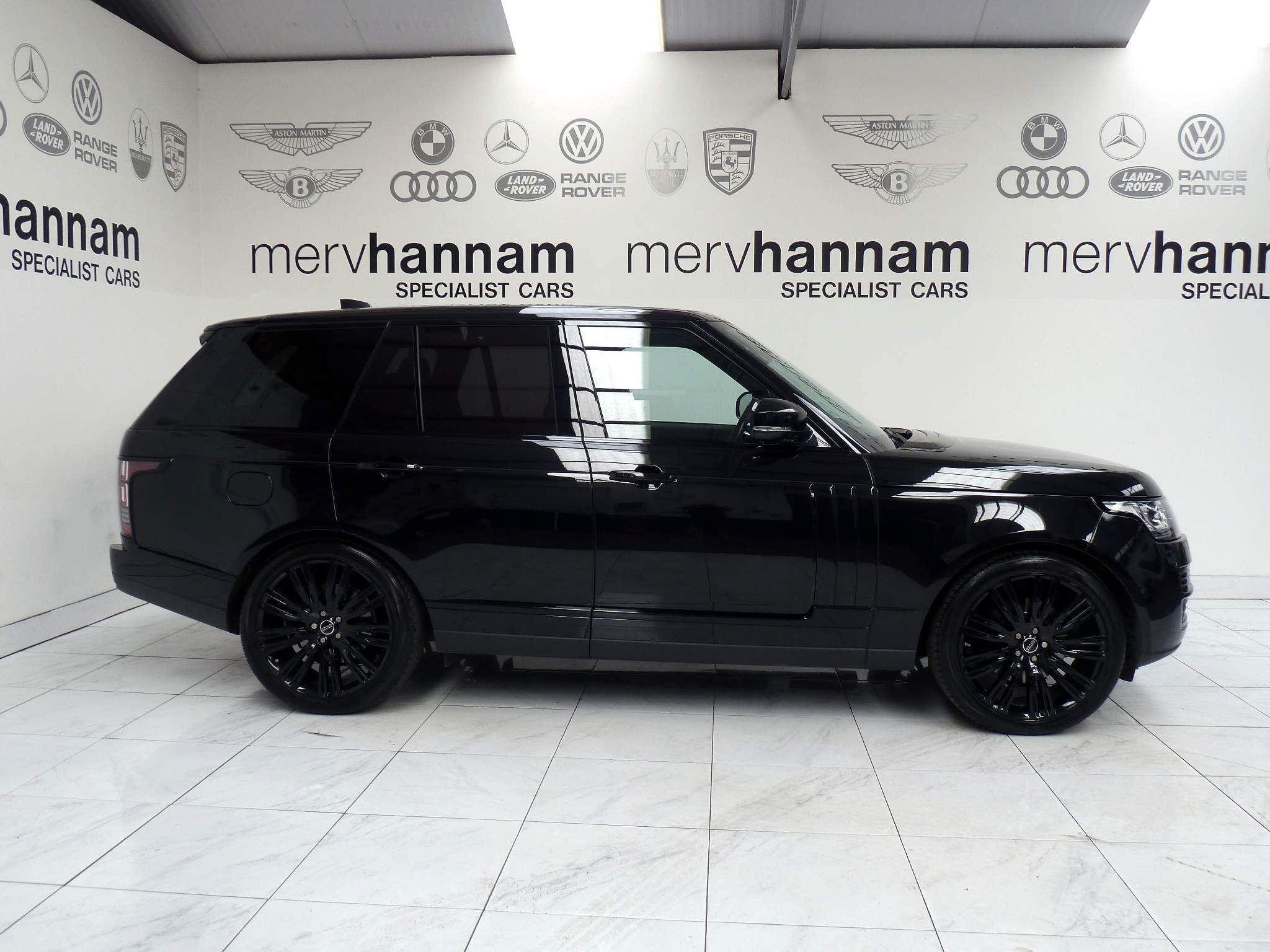 Land Rover Range Rover 4.4 SD V8 Autobiography   <br/><br/>BLACK PACK + REAR SCREENS + TV